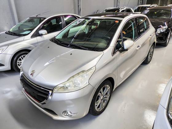 PEUGEOT 208 1.6 GRIFFE 16V FLEX 4P AUTOMÁTICO PEUGEOT 208 1.6 GRIFFE 16V FLEX 4P AUTOMÁTICO